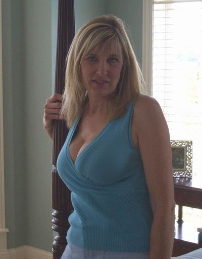 Linda, 53 ans à Clermont-Ferrand