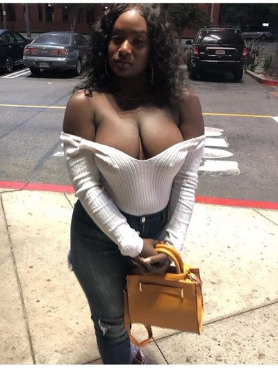 Sana, 49 ans à Versailles