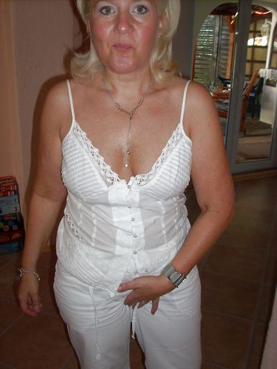Yseult, femme cougar de 40 ans à Saint-Nazaire