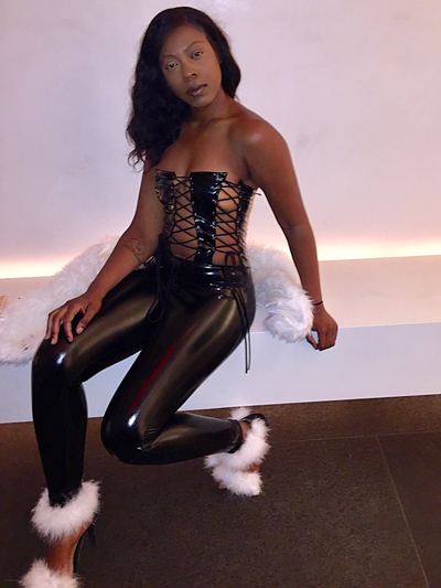 Ève, femme cougar de 38 ans à Nanterre