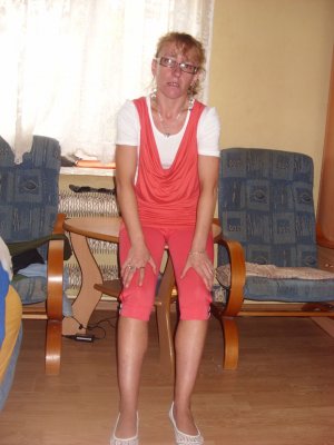 Georgette, femme cougar de 48 ans à Agen