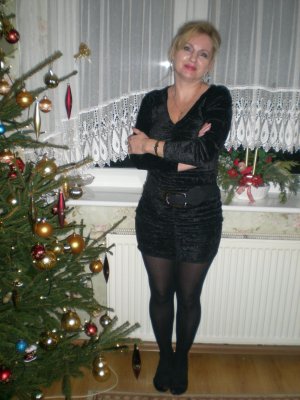 Jeannine, femme cougar de 52 ans à Bourg-en-Bresse