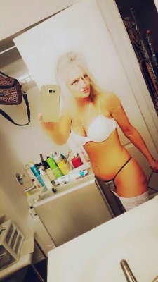 Carlotta, femme cougar de 52 ans à Angoulême