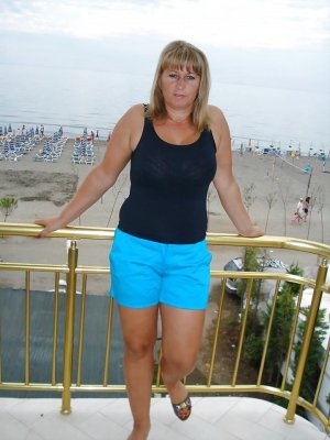 Pomme, femme cougar de 51 ans à Saint-Priest