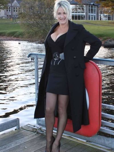 Dahlia, femme cougar de 42 ans à Meaux