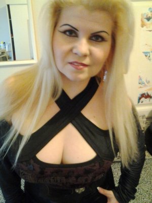 Linda, femme cougar de 45 ans à Saint-Priest