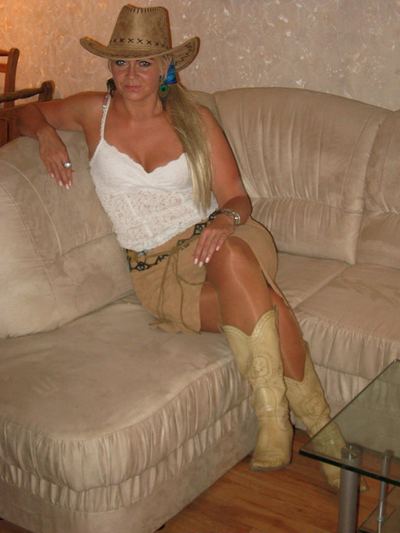 Astrée, femme cougar de 44 ans à Calais