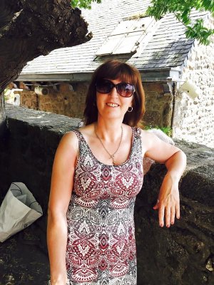 Brigitte, femme cougar de 55 ans au Puy-en-Velay