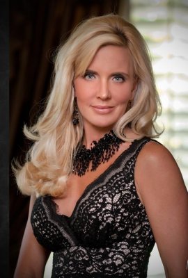 Saoirse, femme cougar de 54 ans à Anglet