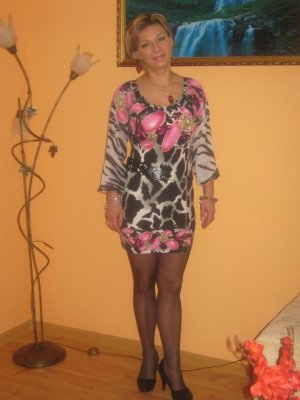 Daphney, femme cougar de 52 ans à Talence