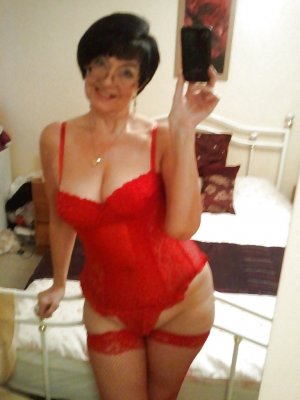 Hortense, femme cougar de 54 ans à Manosque