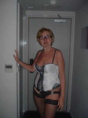 Heidi, femme cougar de 47 ans à Valenciennes