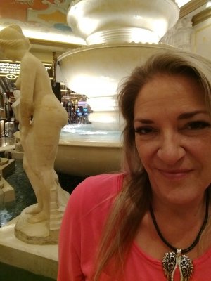 Sally, femme cougar de 57 ans à Montluçon