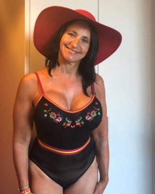 Lucinda, femme cougar de 53 ans à Manosque
