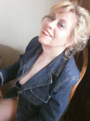 Frieda, femme cougar de 52 ans à Bron