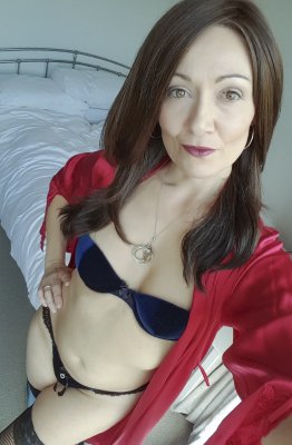 Angie, femme cougar de 51 ans à Auch