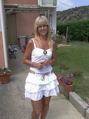 Yasmina, femme cougar de 45 ans à Saint-Brieuc