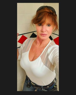 Alizée, femme cougar de 50 ans à Chalon-sur-Saône